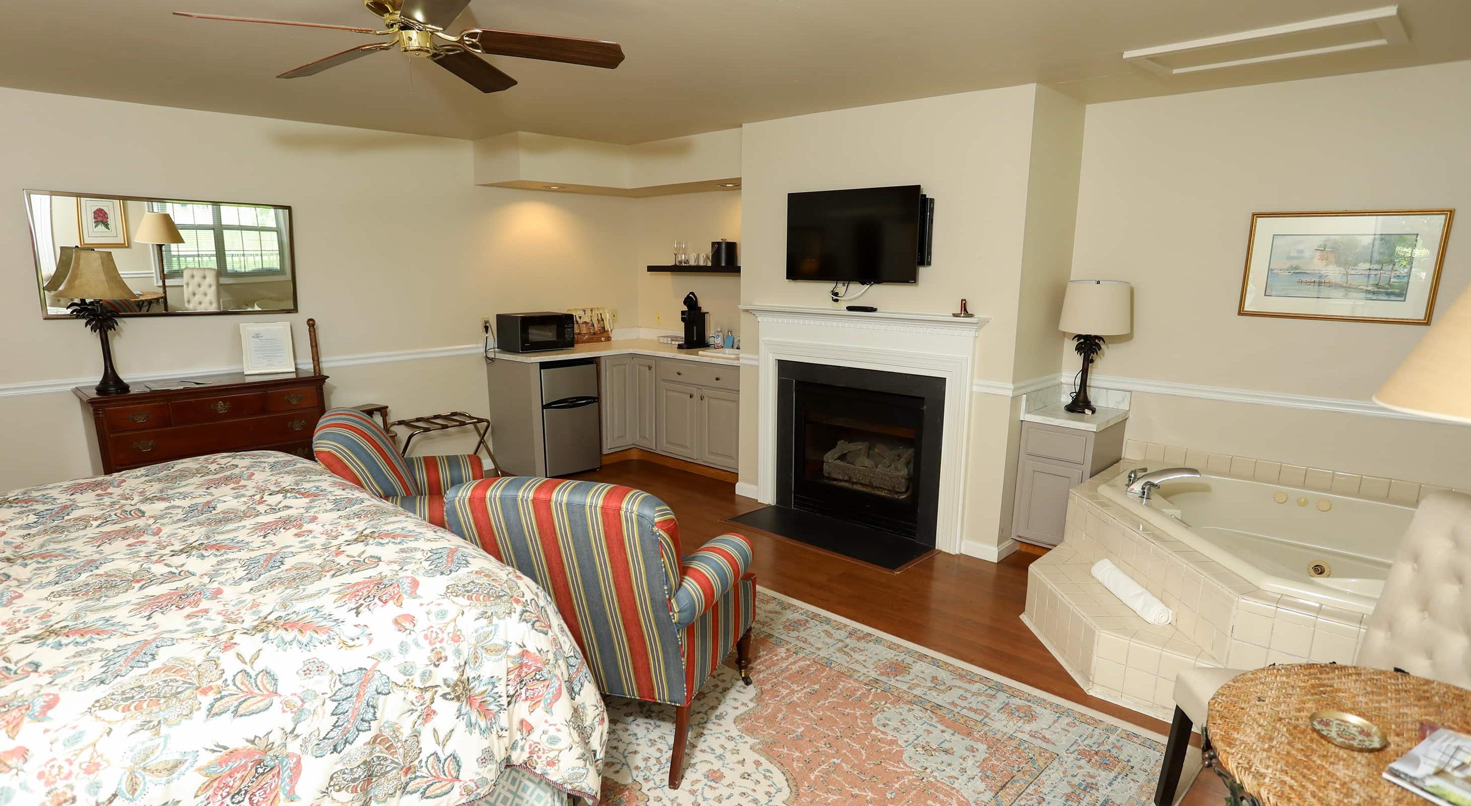 Guest room at Snow Hill, Maryland inn